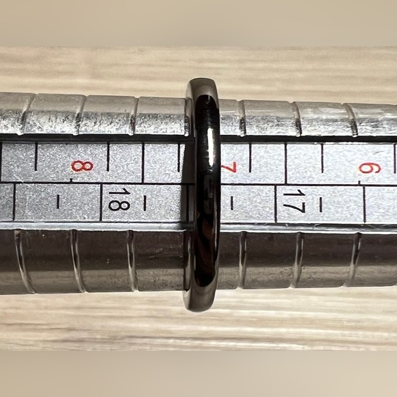 New Designer Signed Nadri Gunmetal Pave Crystal Circle Cluster Ring, Size 7 - Picture 10 of 10